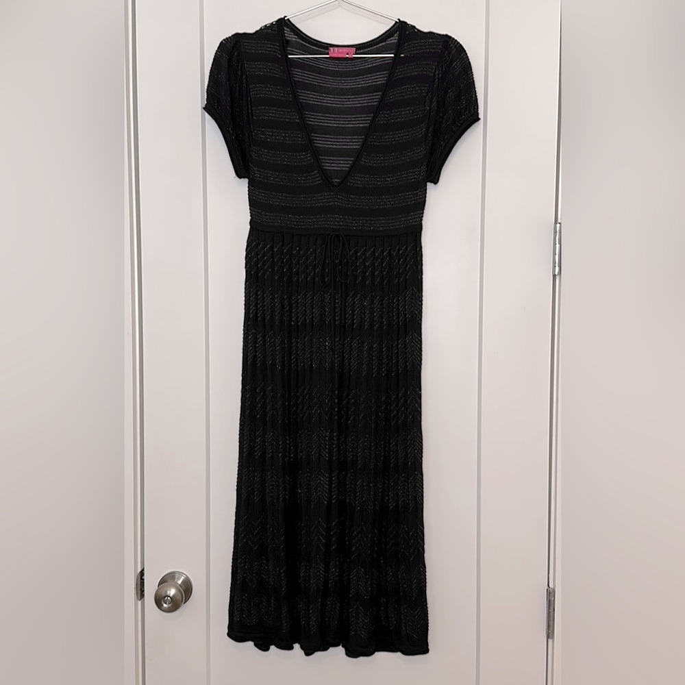 BCBGirls Vneck Sweater Knit Dress, Black, Size Medium